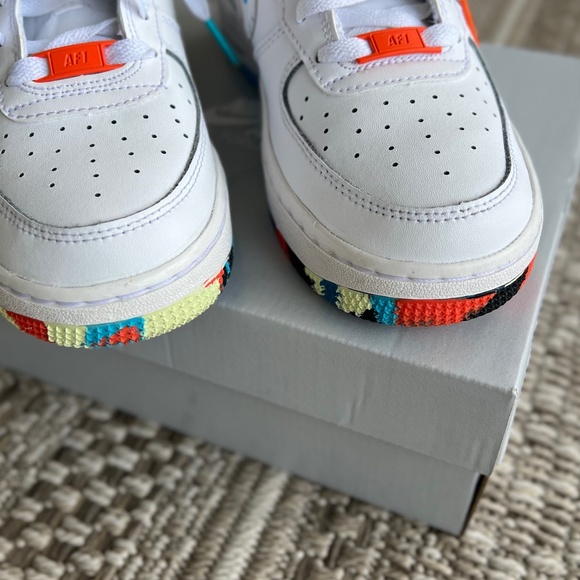 Nike Air Force 1 LV8 GS Multicolor Sneakers Size 4.5 Youth W/Original Box - Picture 3 of 16